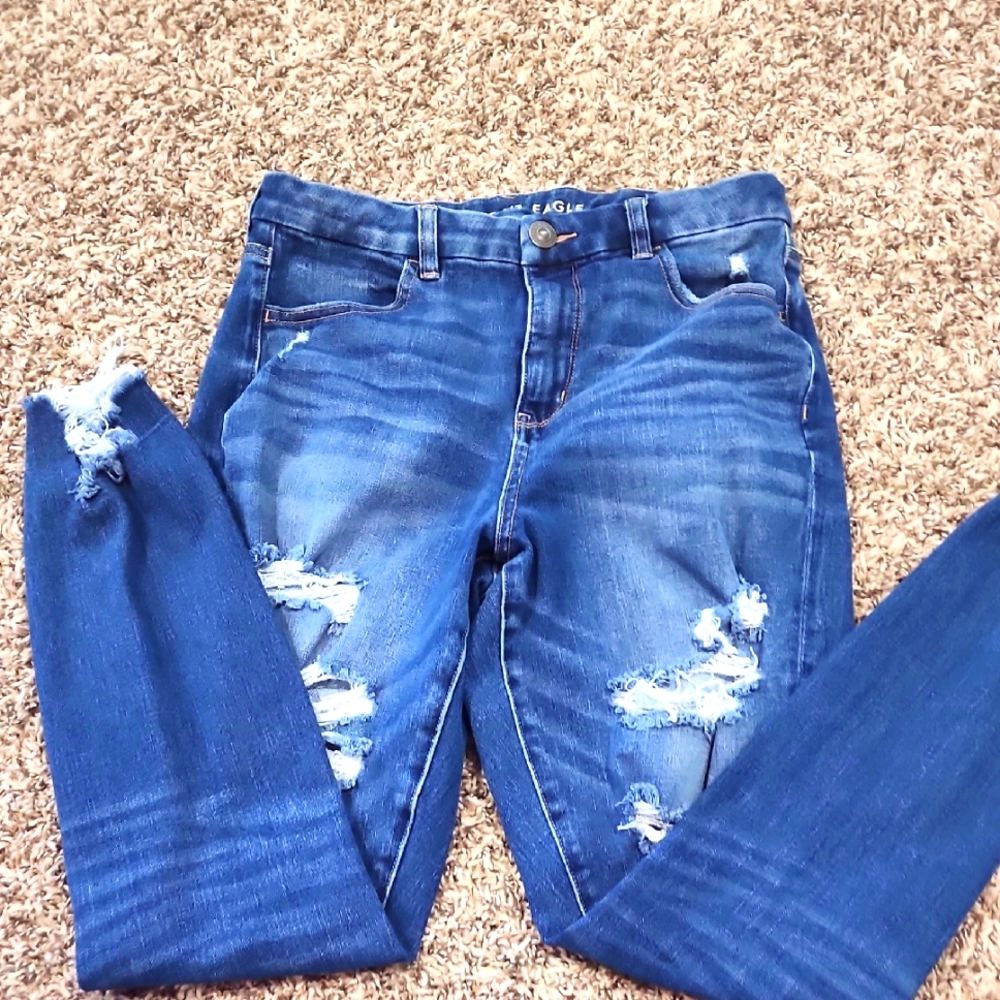 American Eagle Outfitters Women's Blue Distressed Jeans